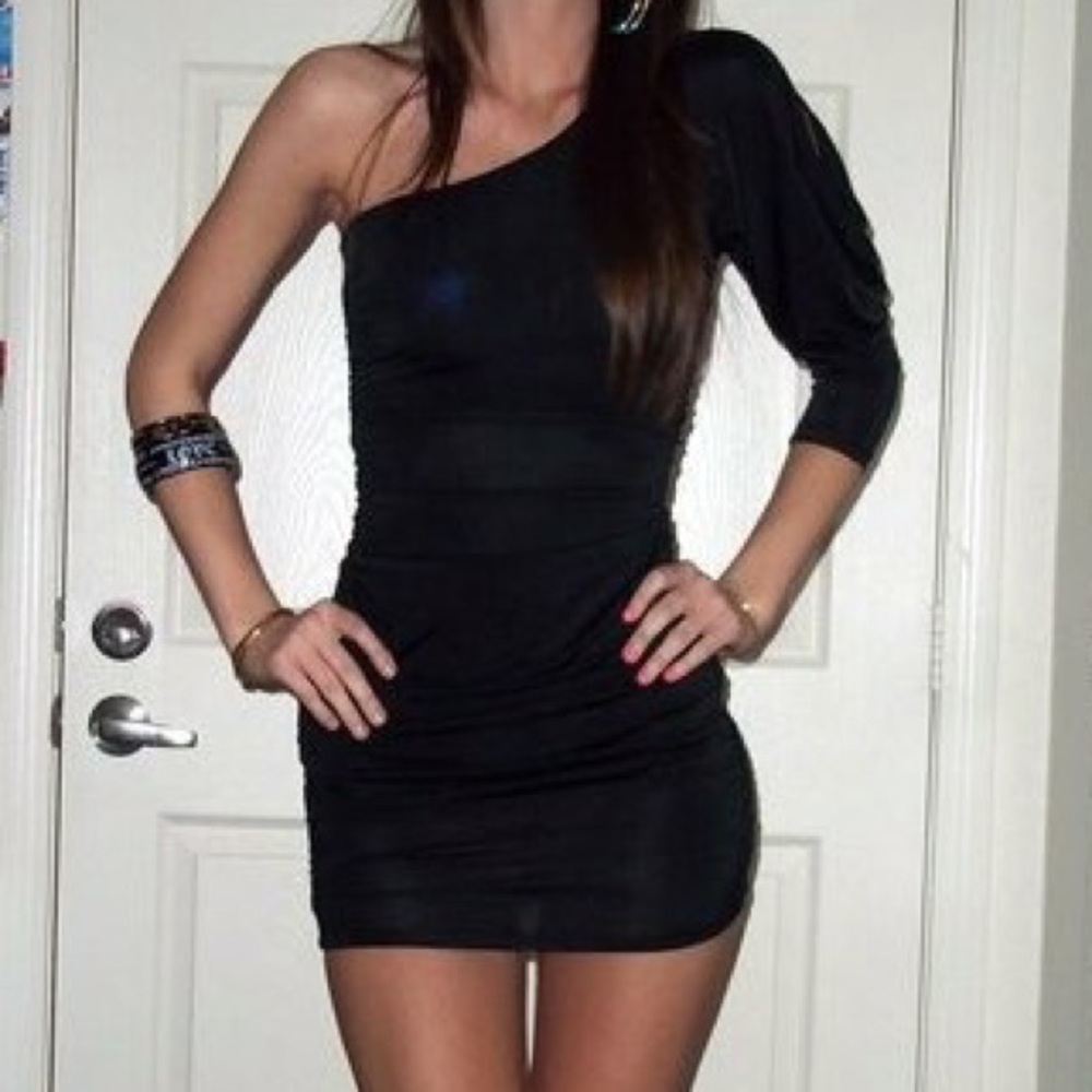 ❗️SOLD❗️One Shouldered Black Mini Dress